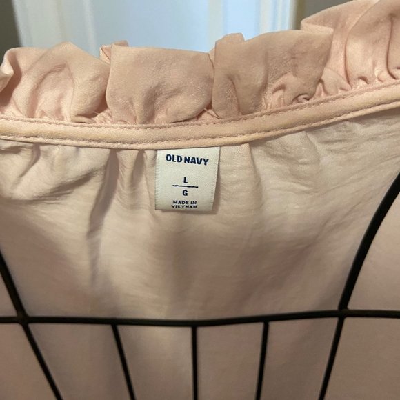 ๐ 3 for $45 Old Navy Pink Ruffle Neck Top EUC Size L - Picture 3 of 15